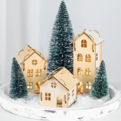 Haus aus Holz, zum Zusammenstecken, Design 1, 7,3cmx8,4cmx7,8cm