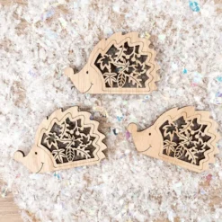 Igel, Holz, 10cm x 6,5cm, 3mm stark, mit gelaserten Deko-Elementen, 3 Stück