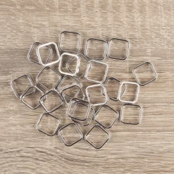 Perlenrahmen, Quadrat, außen: 1,4cm x 1,4cm, innen: 1cm x 1cm, silber, 25 Stück
