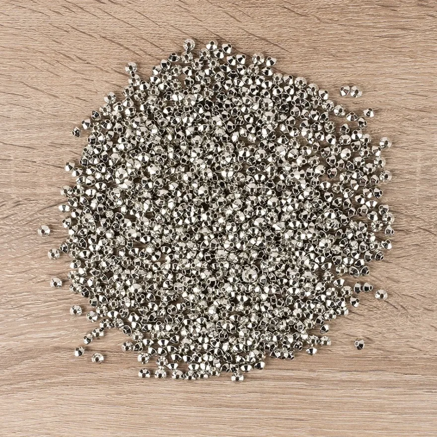 Perlen, Raute, facettiert, 0,6cm x 0,4cm, silber, 900 Stück