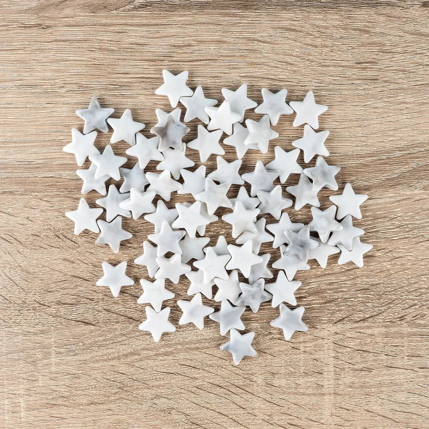 Perlen, Stern 2, flach, 2cm x 0,5cm, weiß-grau, 65 Stück